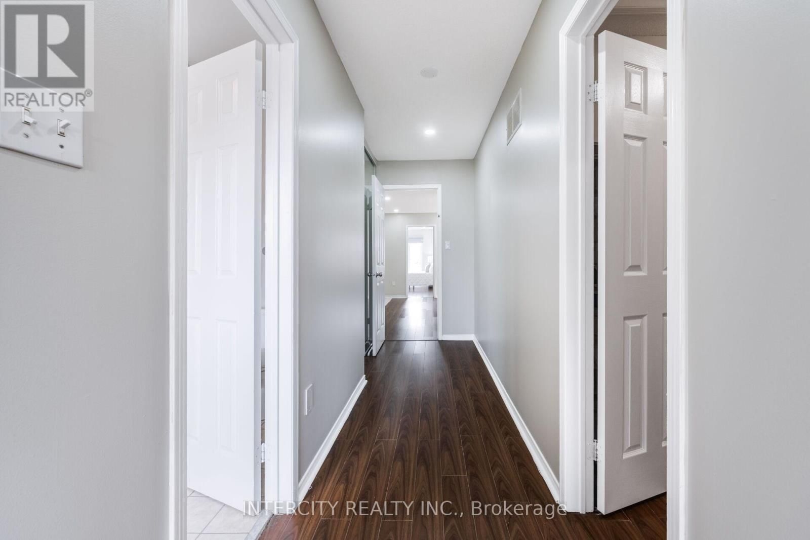 10 CAPISTRO STREET Image 32