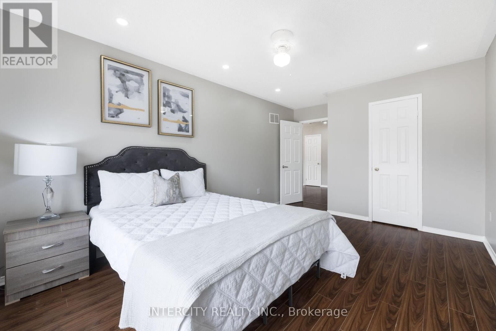 10 CAPISTRO STREET Image 34