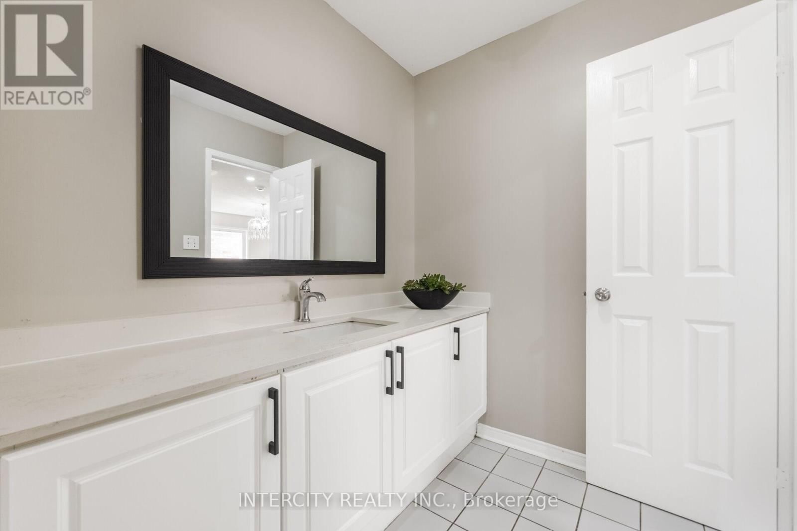 10 CAPISTRO STREET Image 40