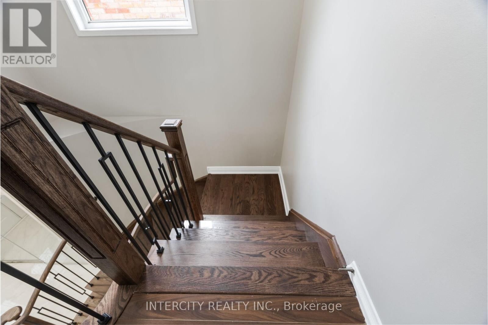 10 CAPISTRO STREET Image 41