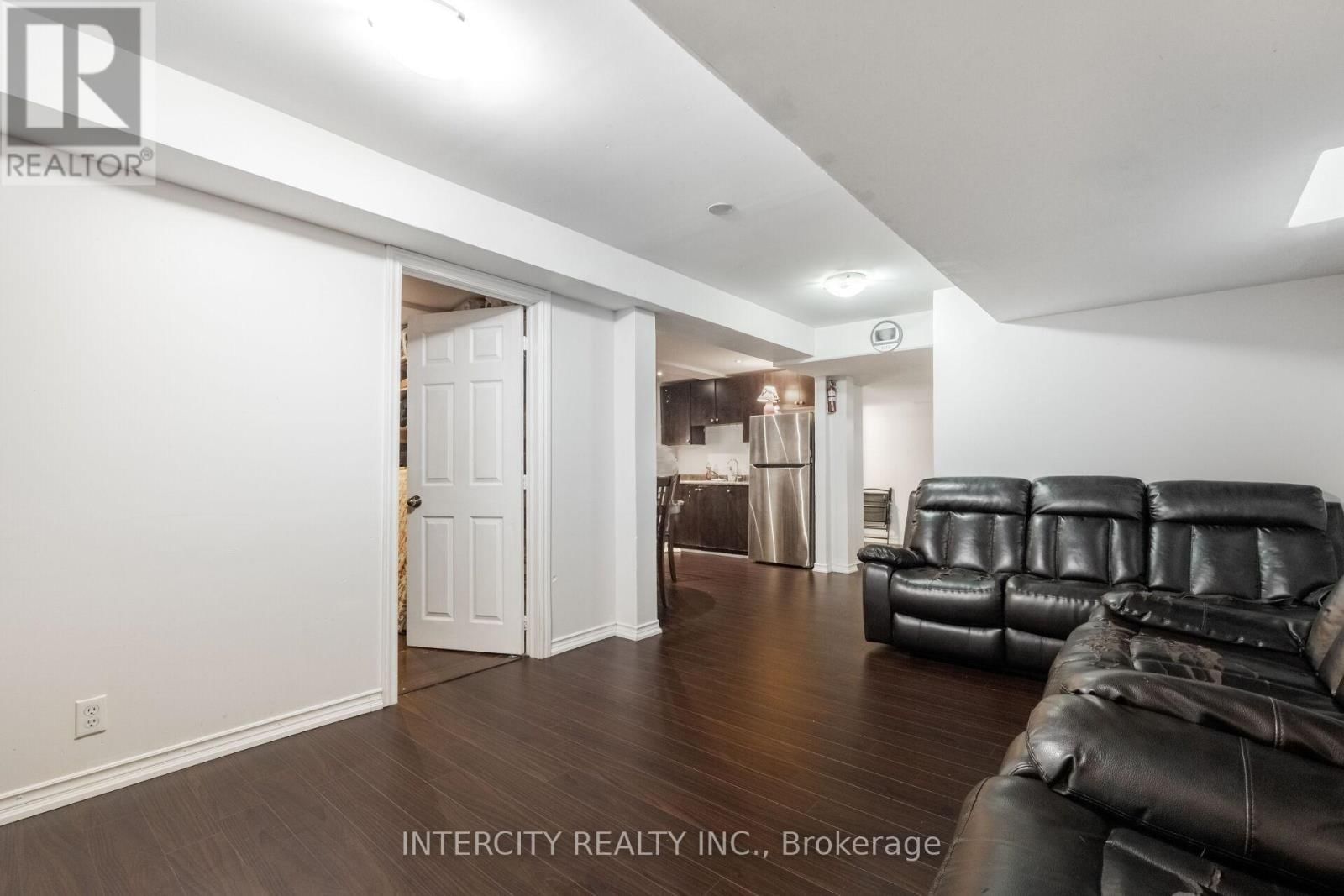 10 CAPISTRO STREET Image 44