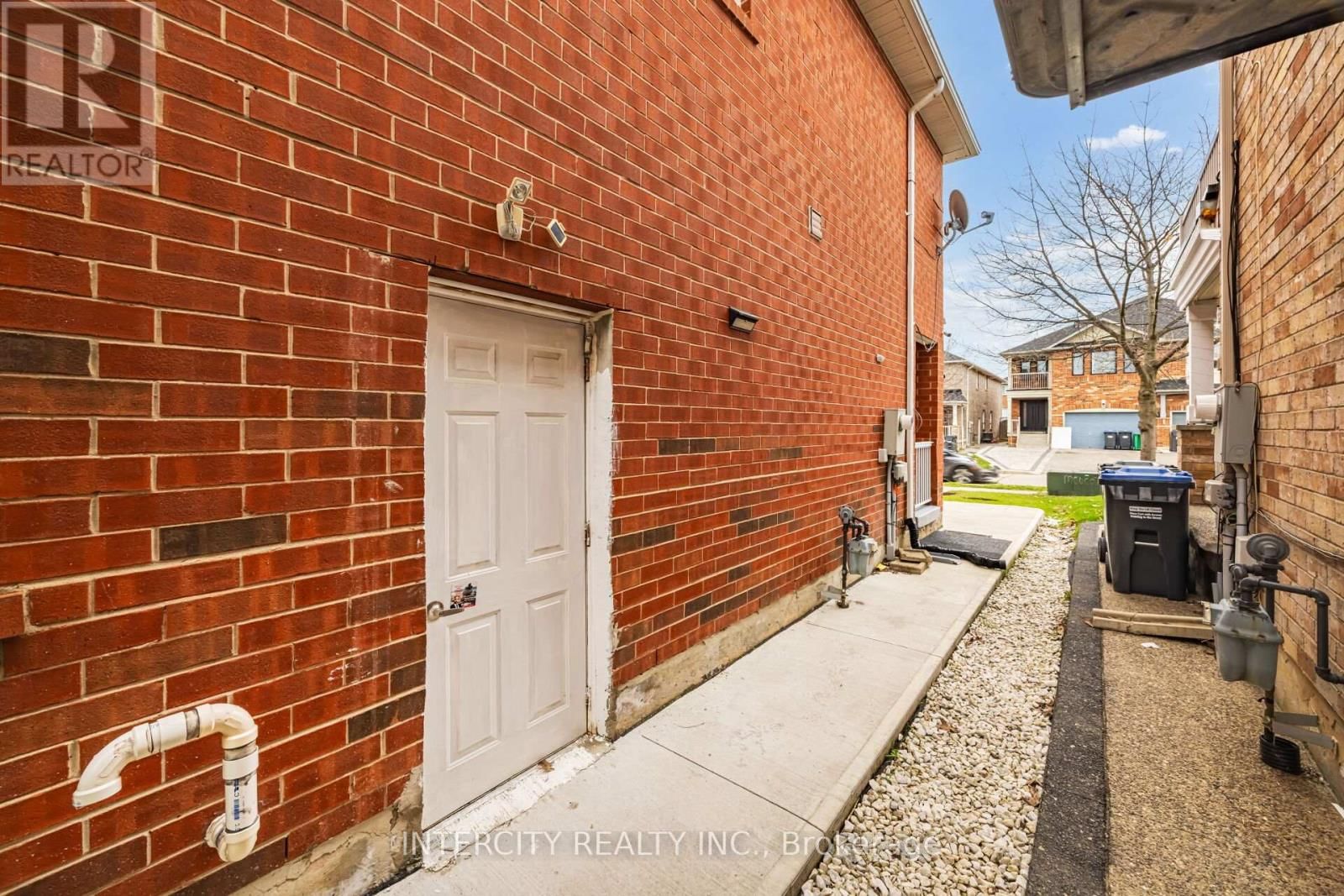 10 CAPISTRO STREET Image 49