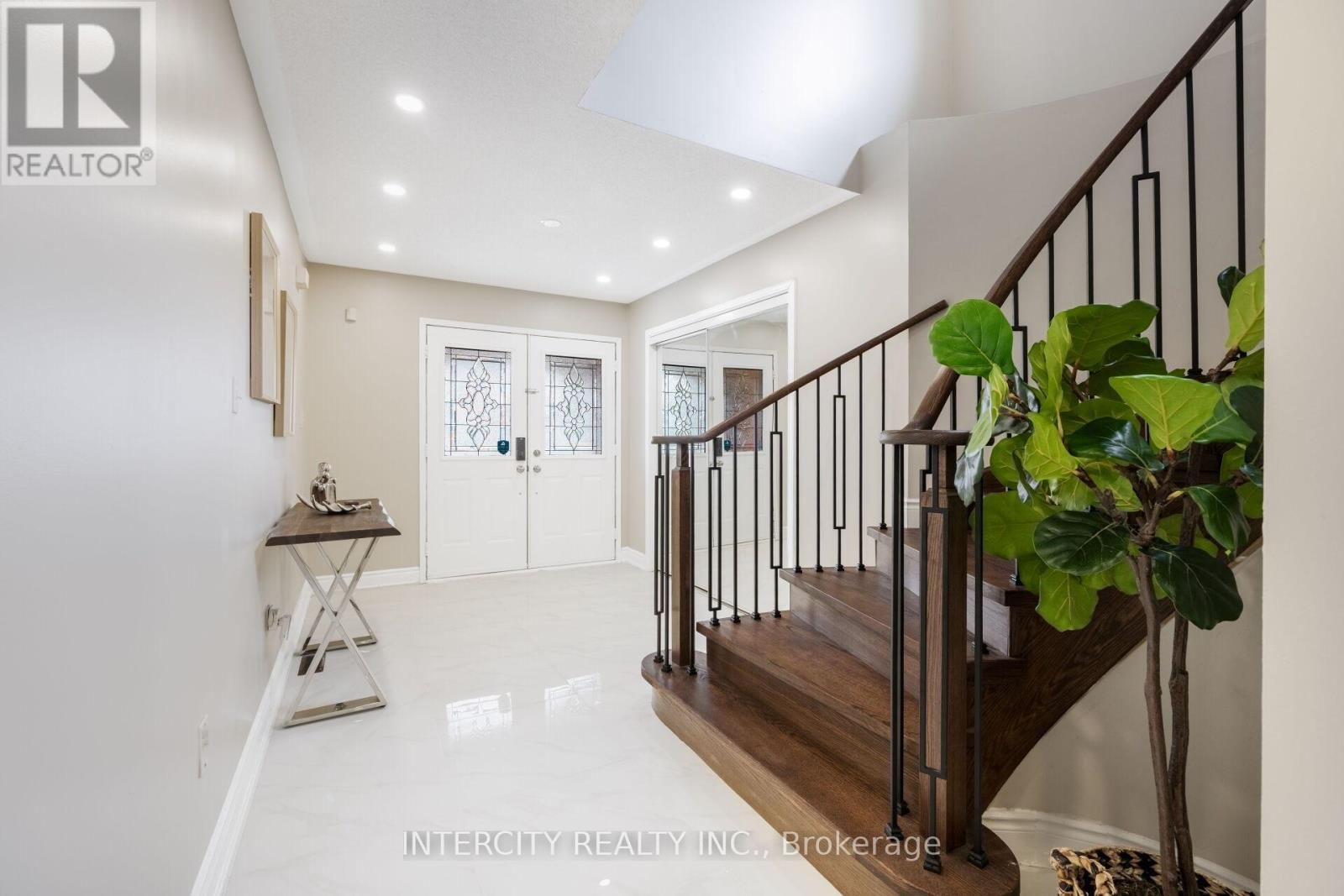 10 CAPISTRO STREET Image 7