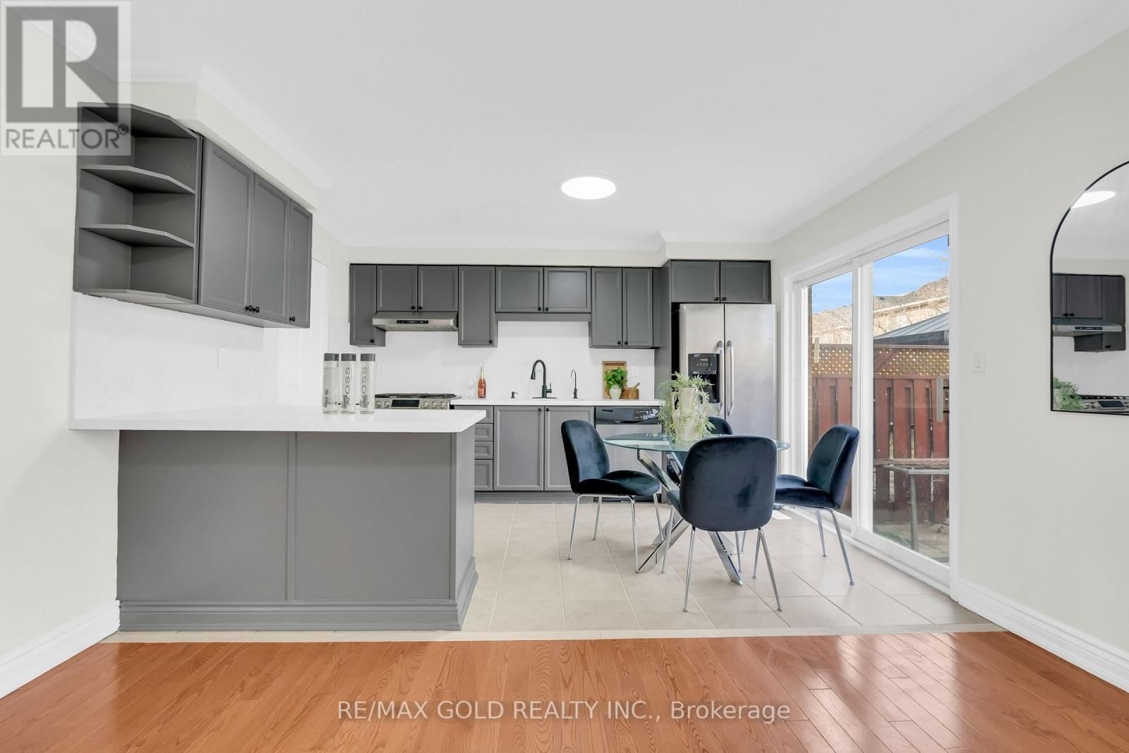 1645 GOWLING TERRACE Image 15