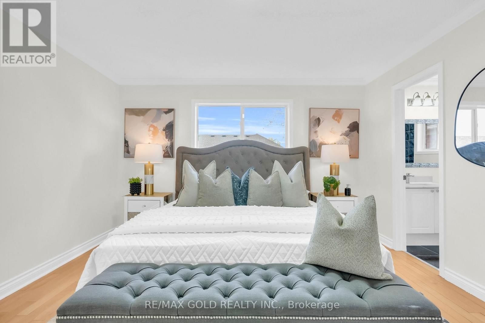 1645 GOWLING TERRACE Image 23