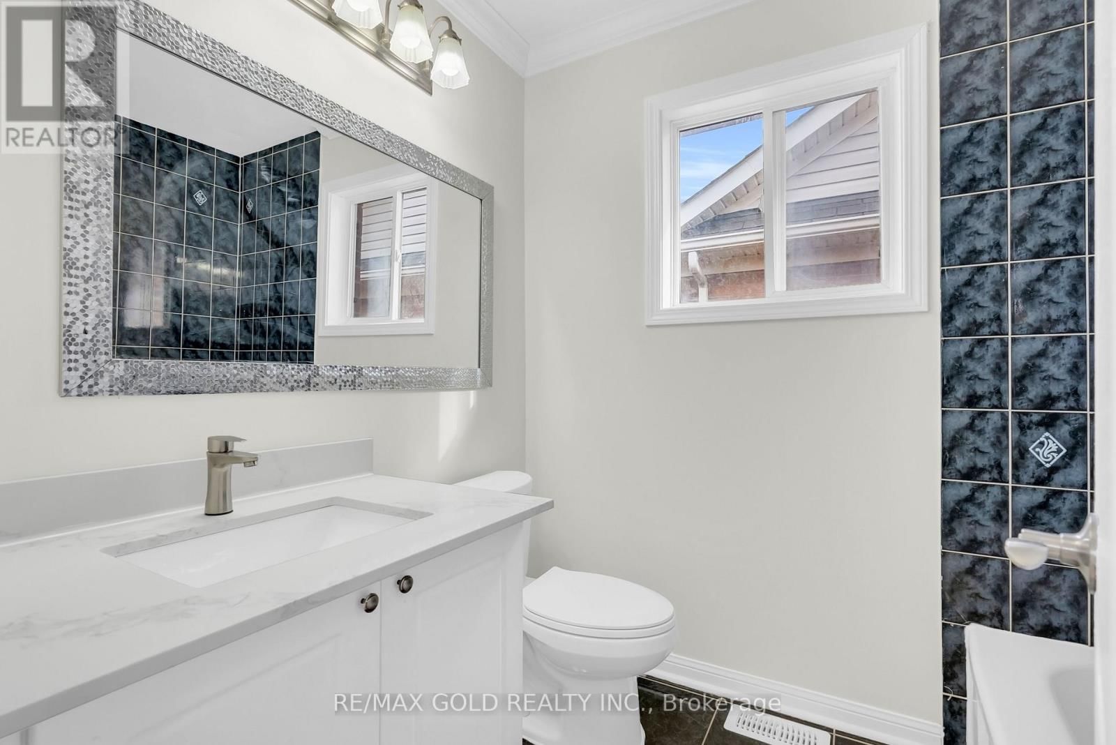 1645 GOWLING TERRACE Image 25