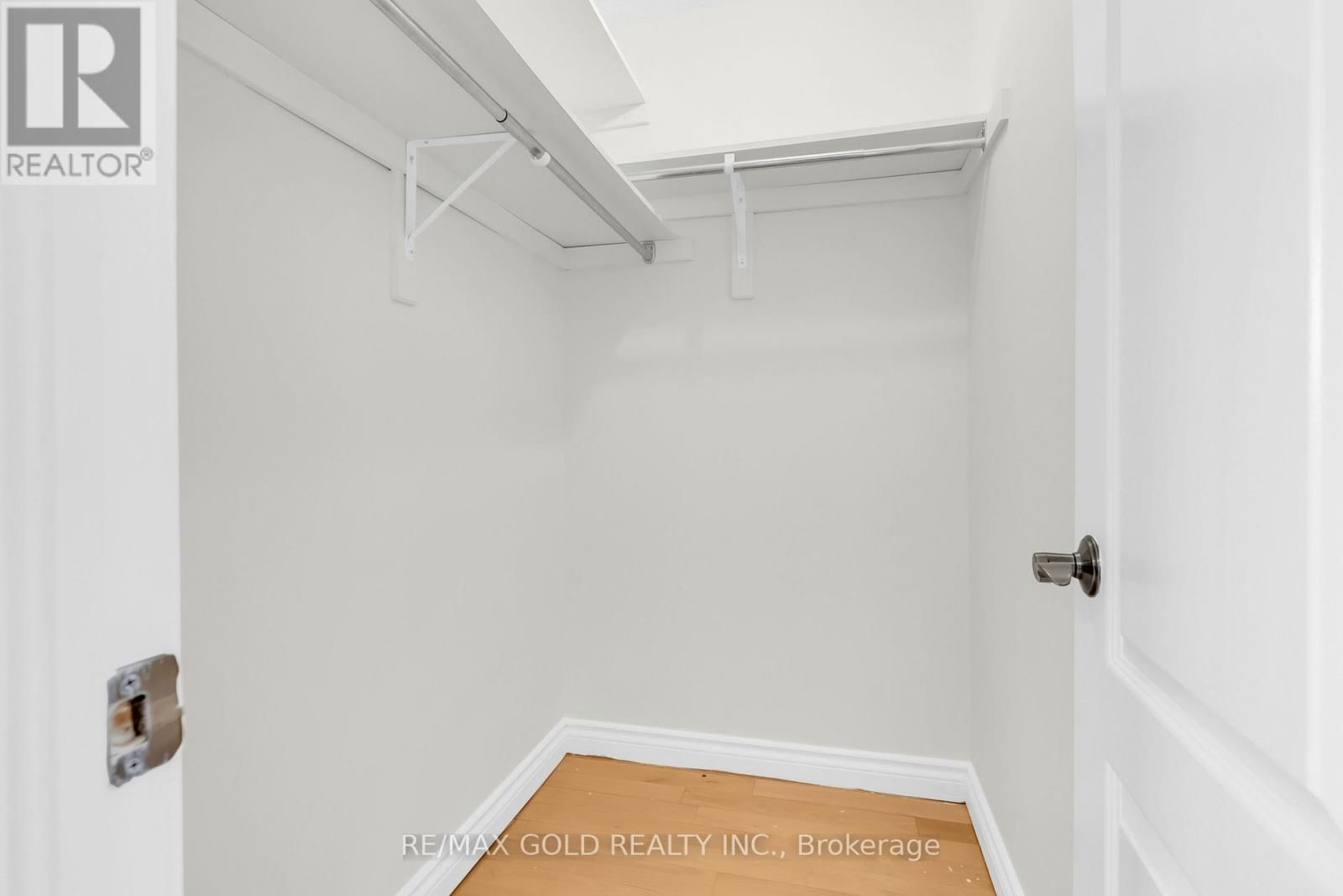 1645 GOWLING TERRACE Image 27