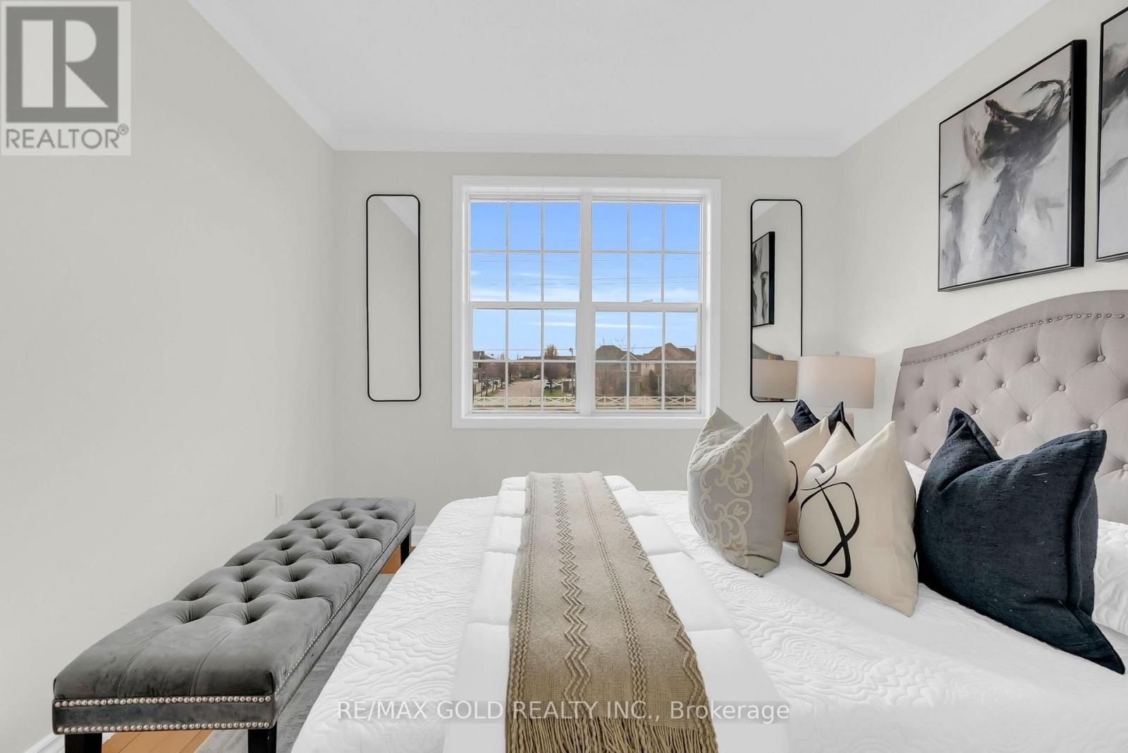 1645 GOWLING TERRACE Image 28