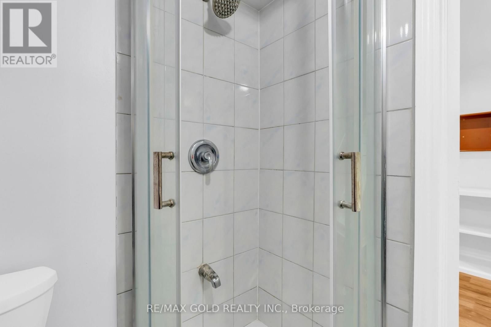 1645 GOWLING TERRACE Image 44