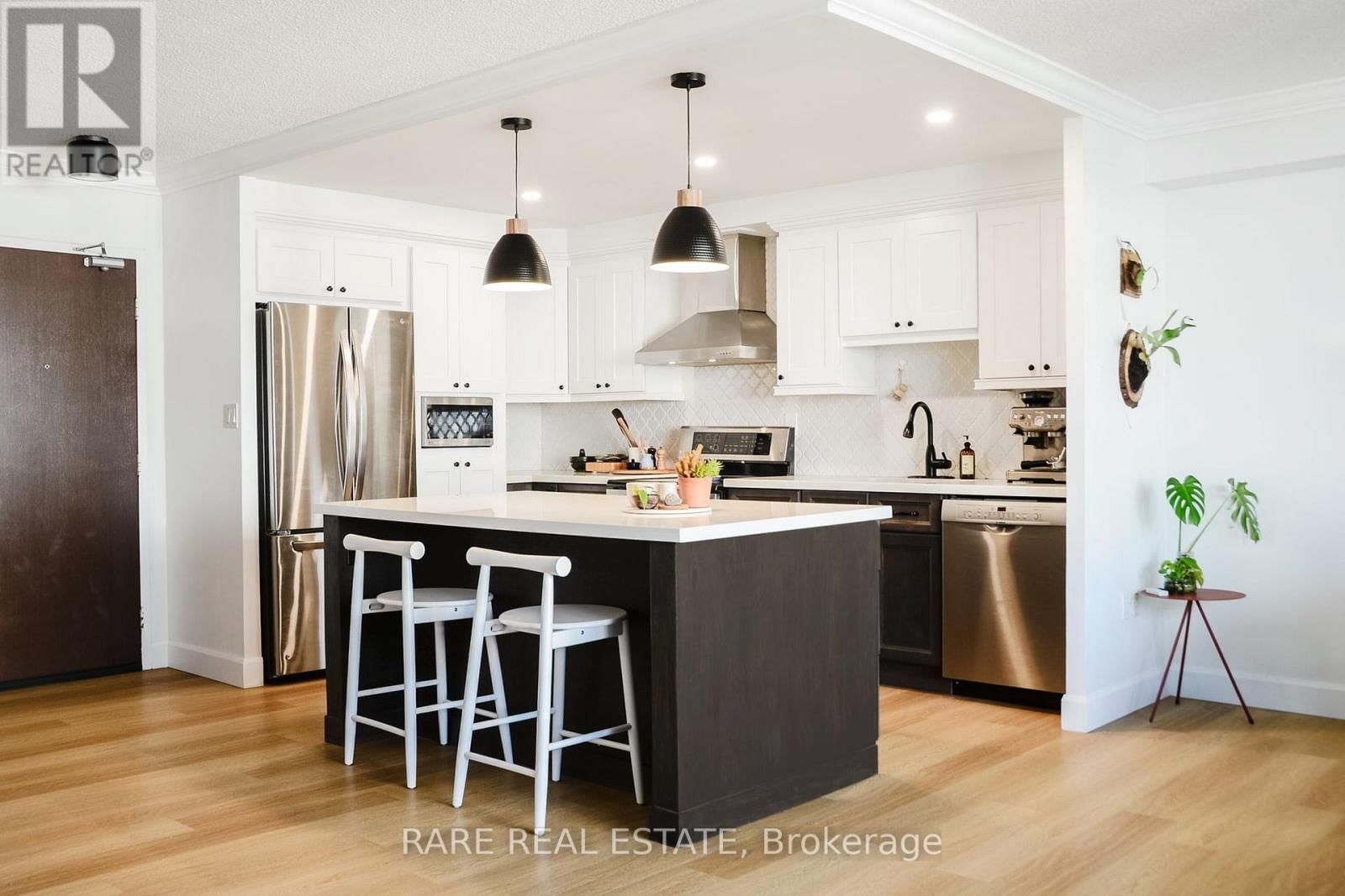 1004 - 135 MARLEE AVENUE Image 1