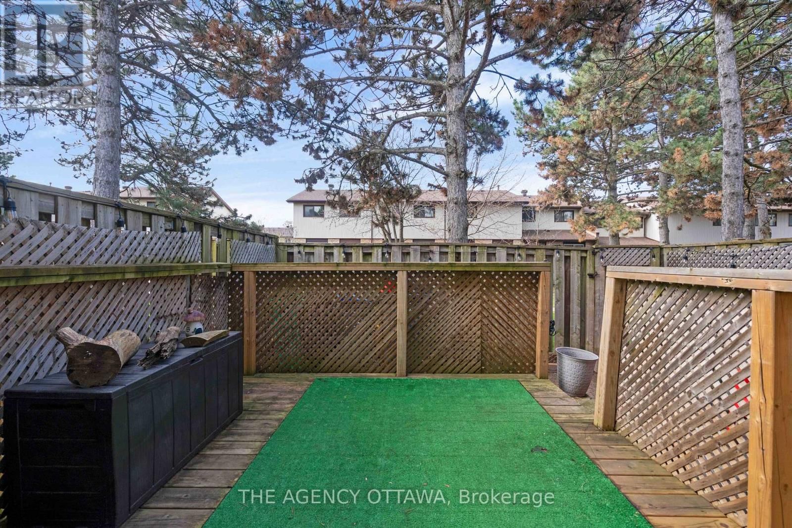 10 COLLINS CRESCENT Image 24