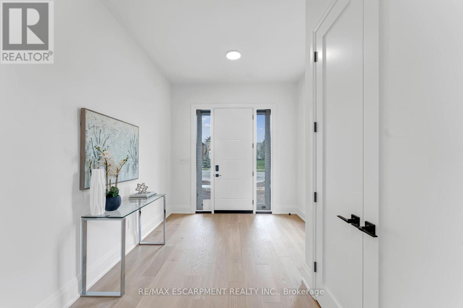 2350 EIGHTH LINE Image 2