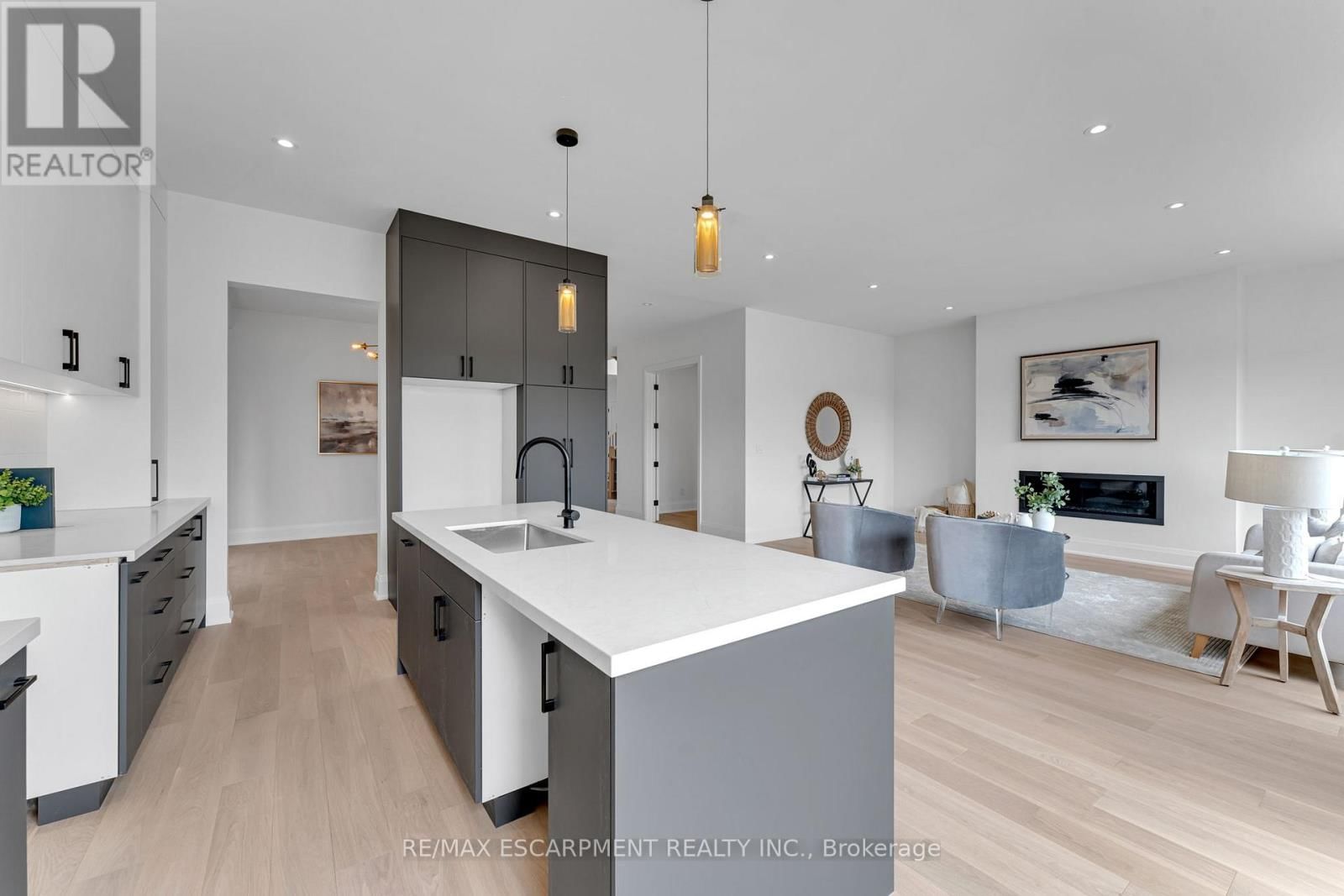 2350 EIGHTH LINE Image 21