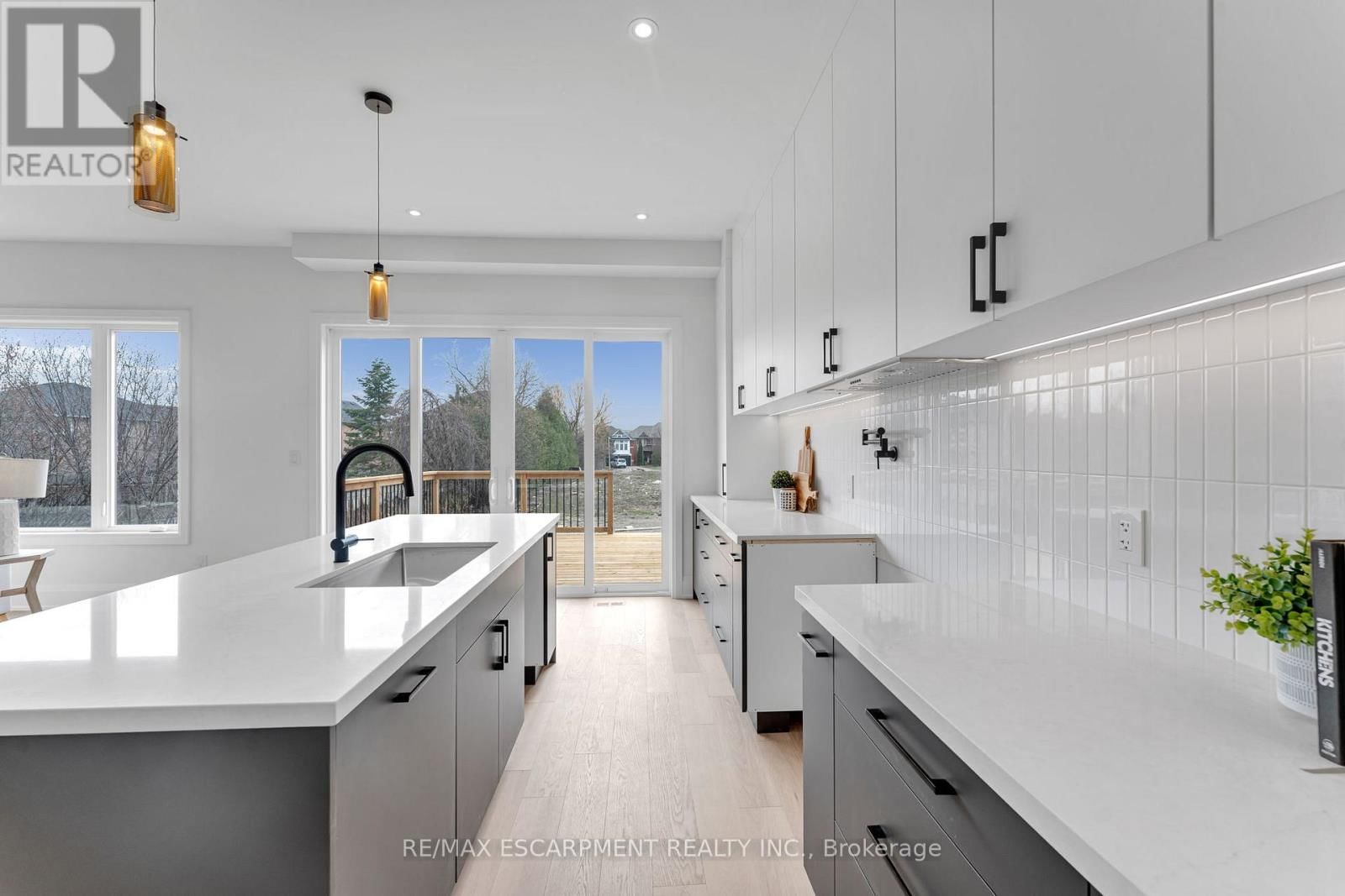 2350 EIGHTH LINE Image 23