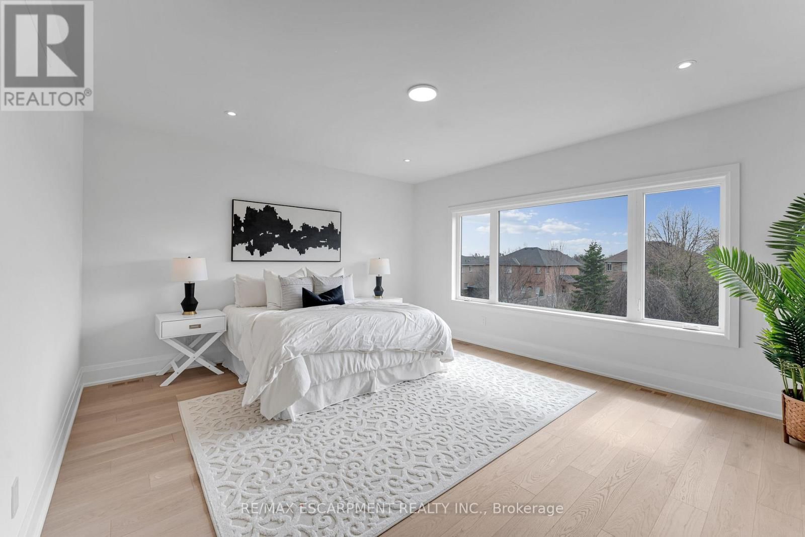 2350 EIGHTH LINE Image 27