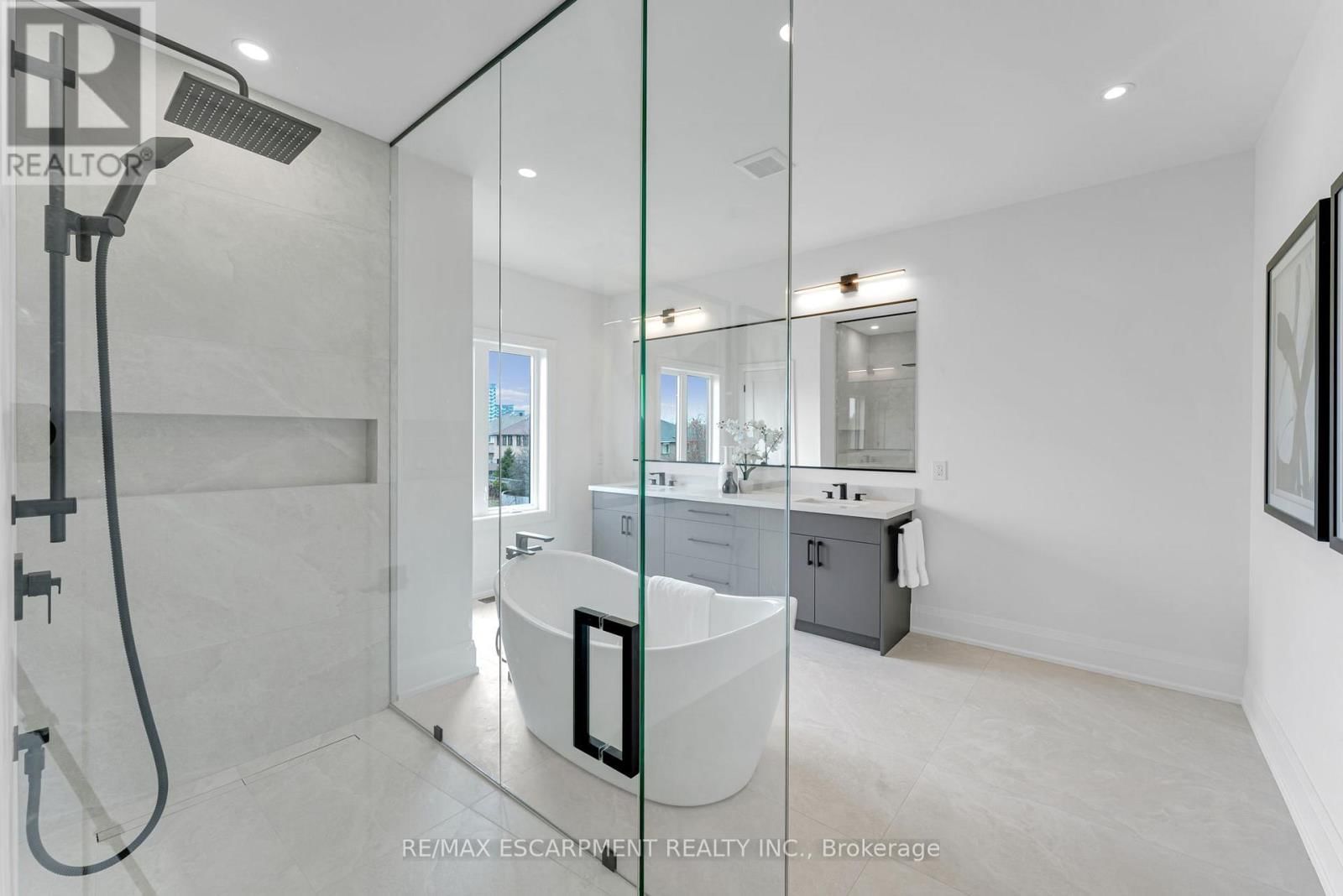 2350 EIGHTH LINE Image 28