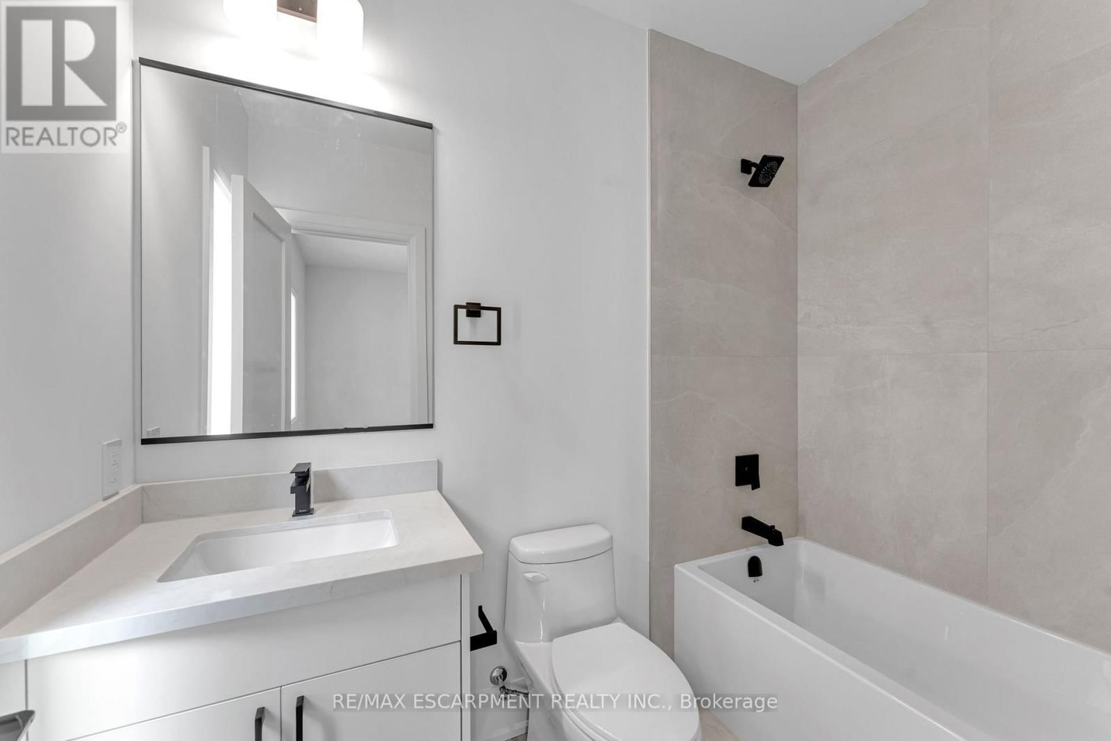 2350 EIGHTH LINE Image 36