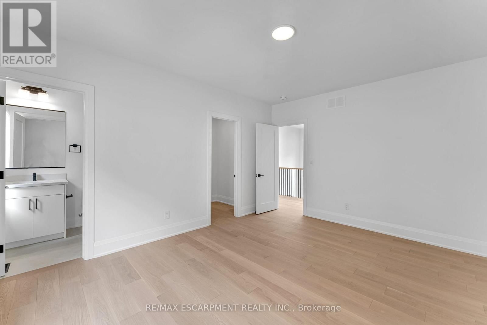 2350 EIGHTH LINE Image 37