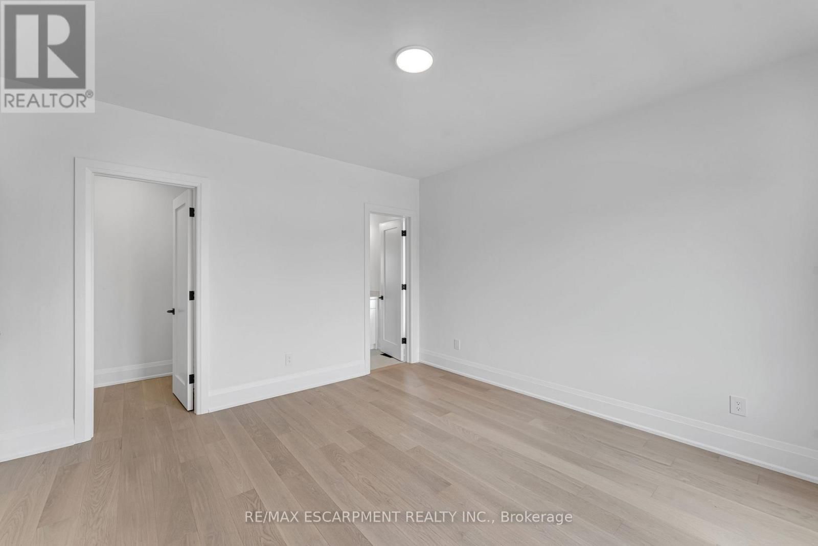 2350 EIGHTH LINE Image 39