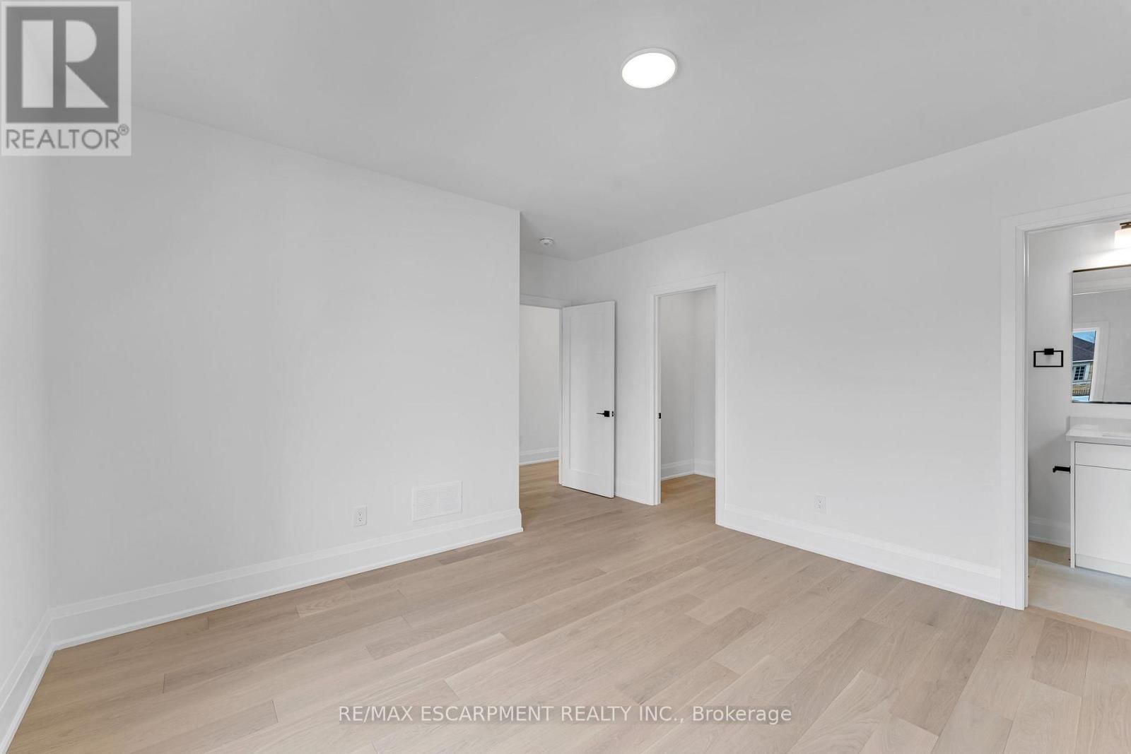 2350 EIGHTH LINE Image 40