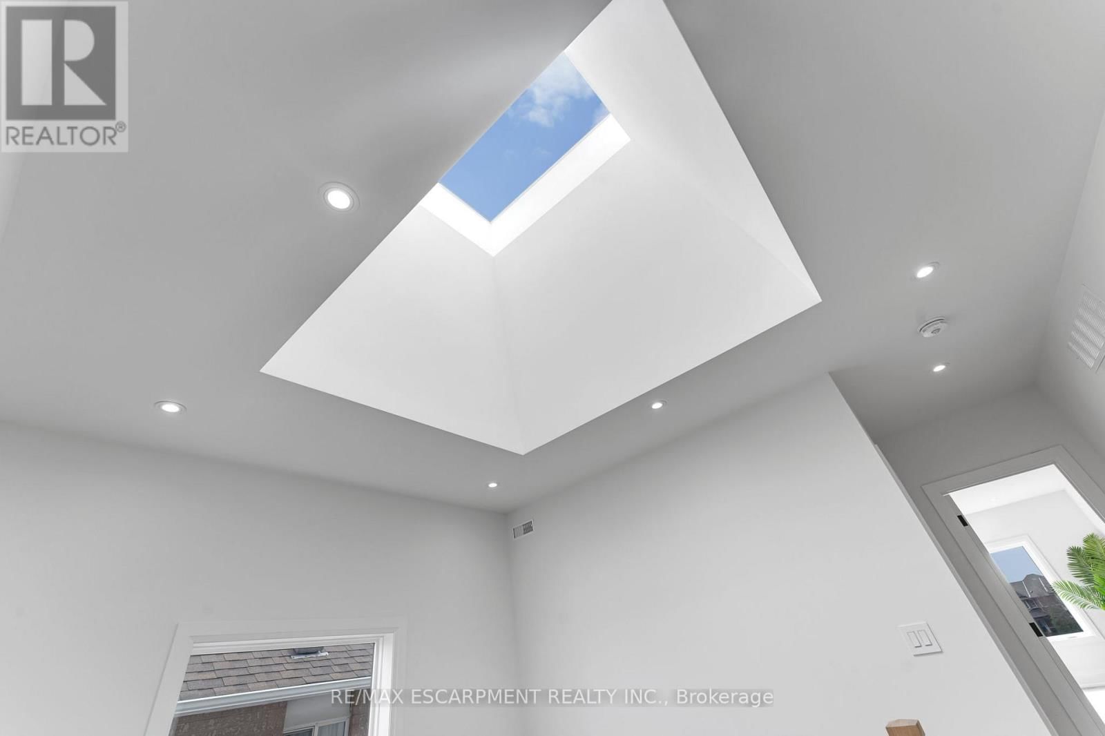 2350 EIGHTH LINE Image 47