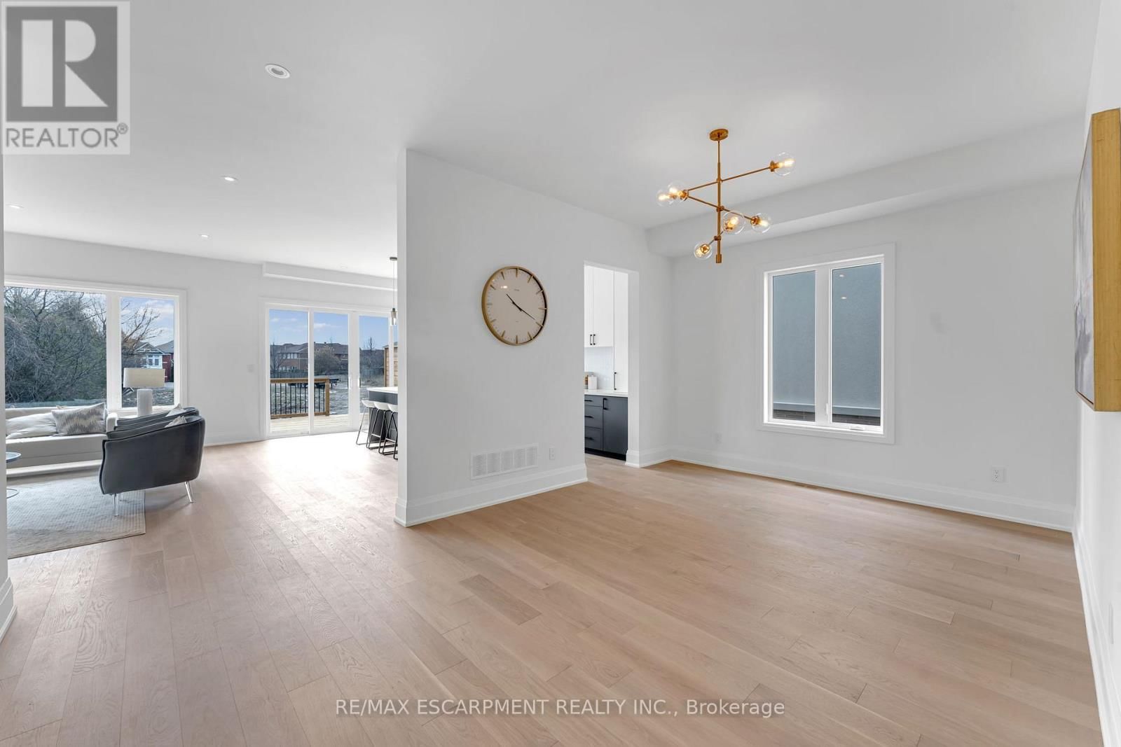 2350 EIGHTH LINE Image 8