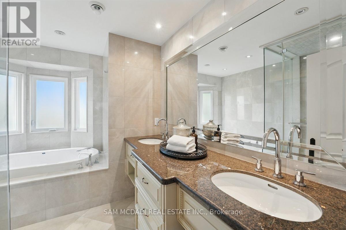 215 ANASTASIA TERRACE Image 19