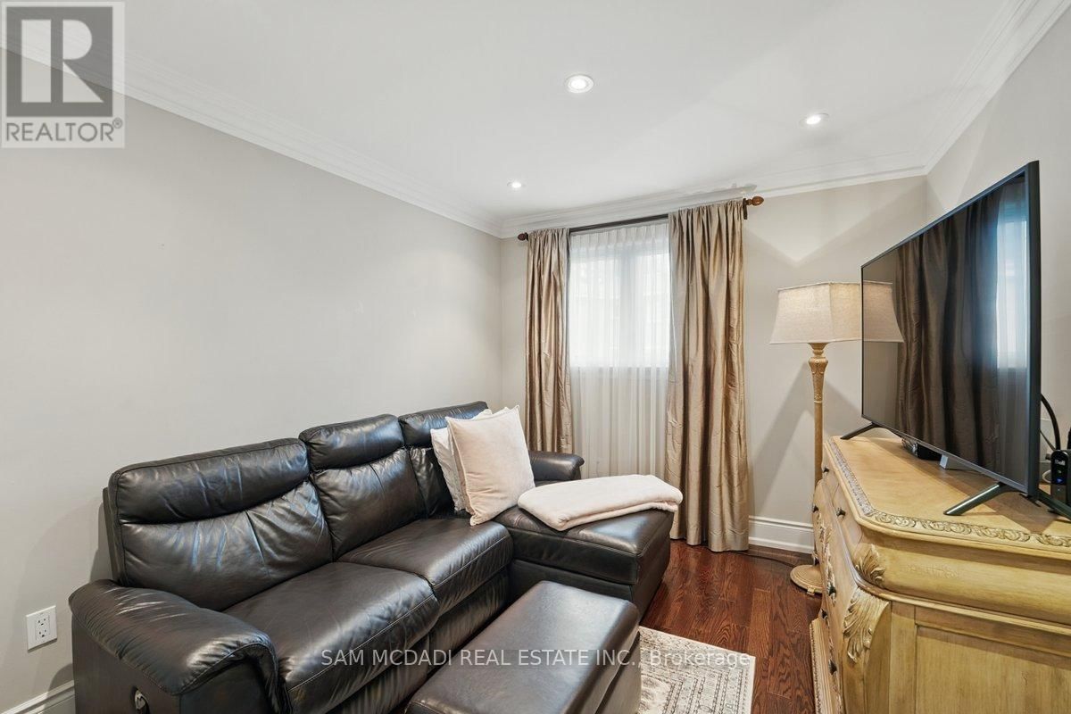 215 ANASTASIA TERRACE Image 20