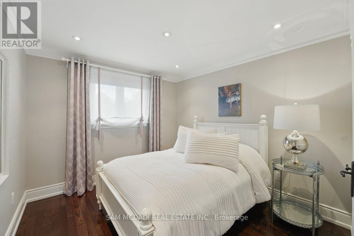 215 ANASTASIA TERRACE Image 22