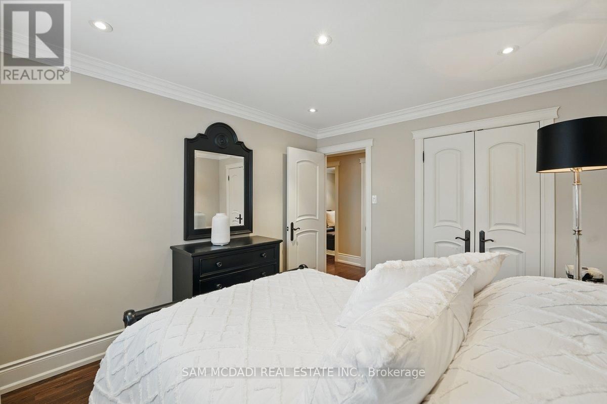 215 ANASTASIA TERRACE Image 25