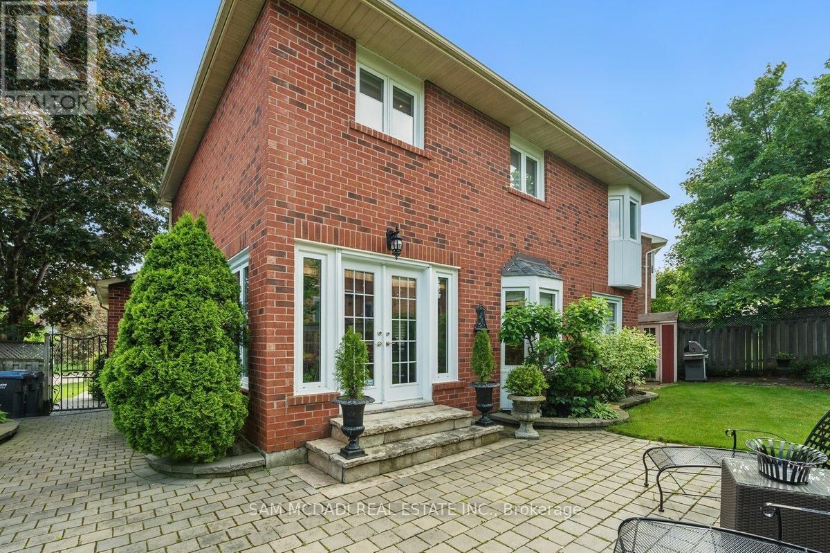 215 ANASTASIA TERRACE Image 37