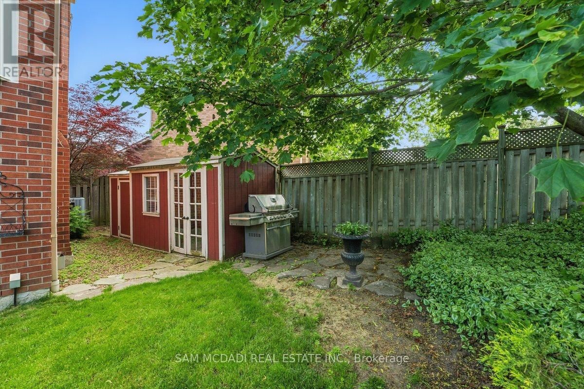 215 ANASTASIA TERRACE Image 38