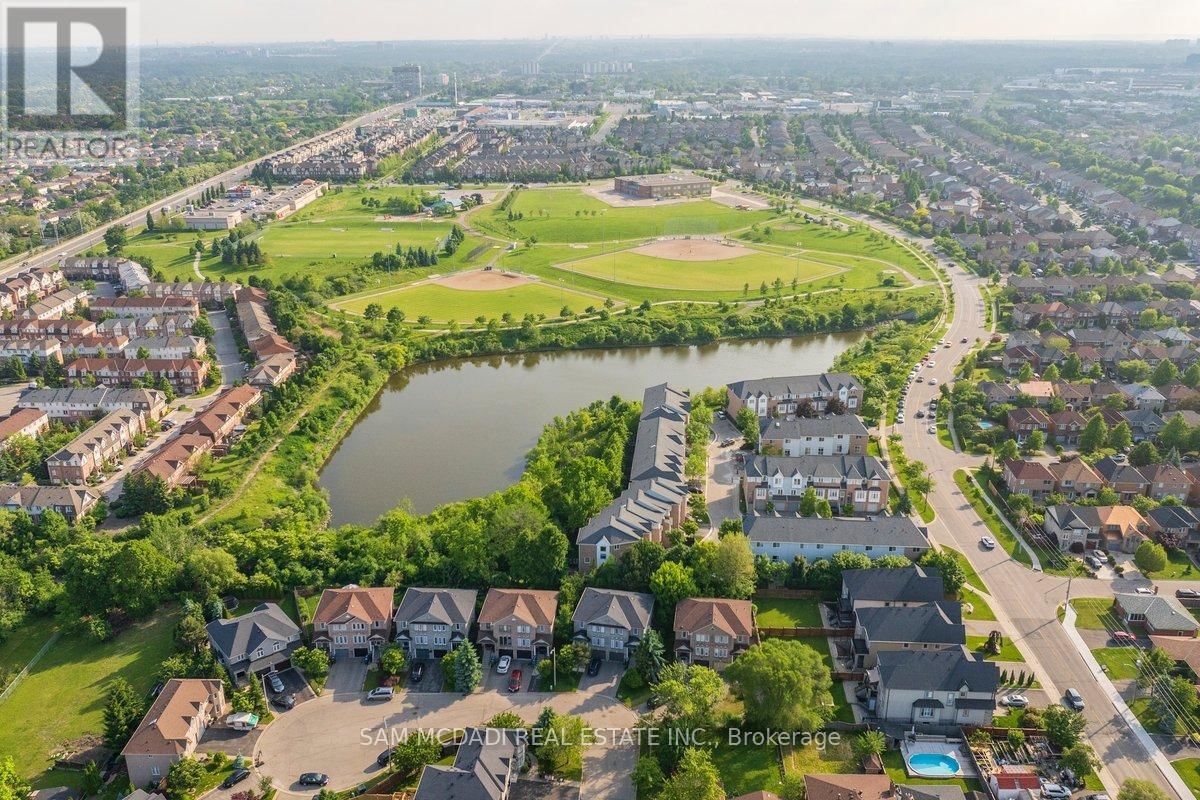 215 ANASTASIA TERRACE Image 42