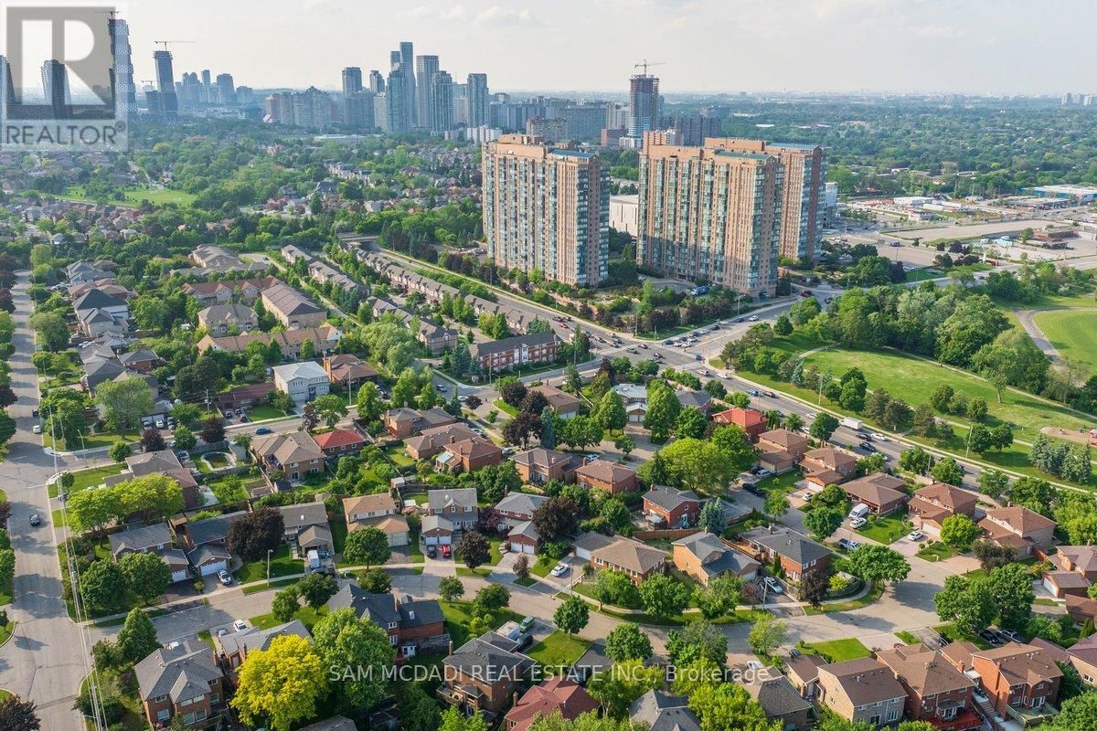 215 ANASTASIA TERRACE Image 43