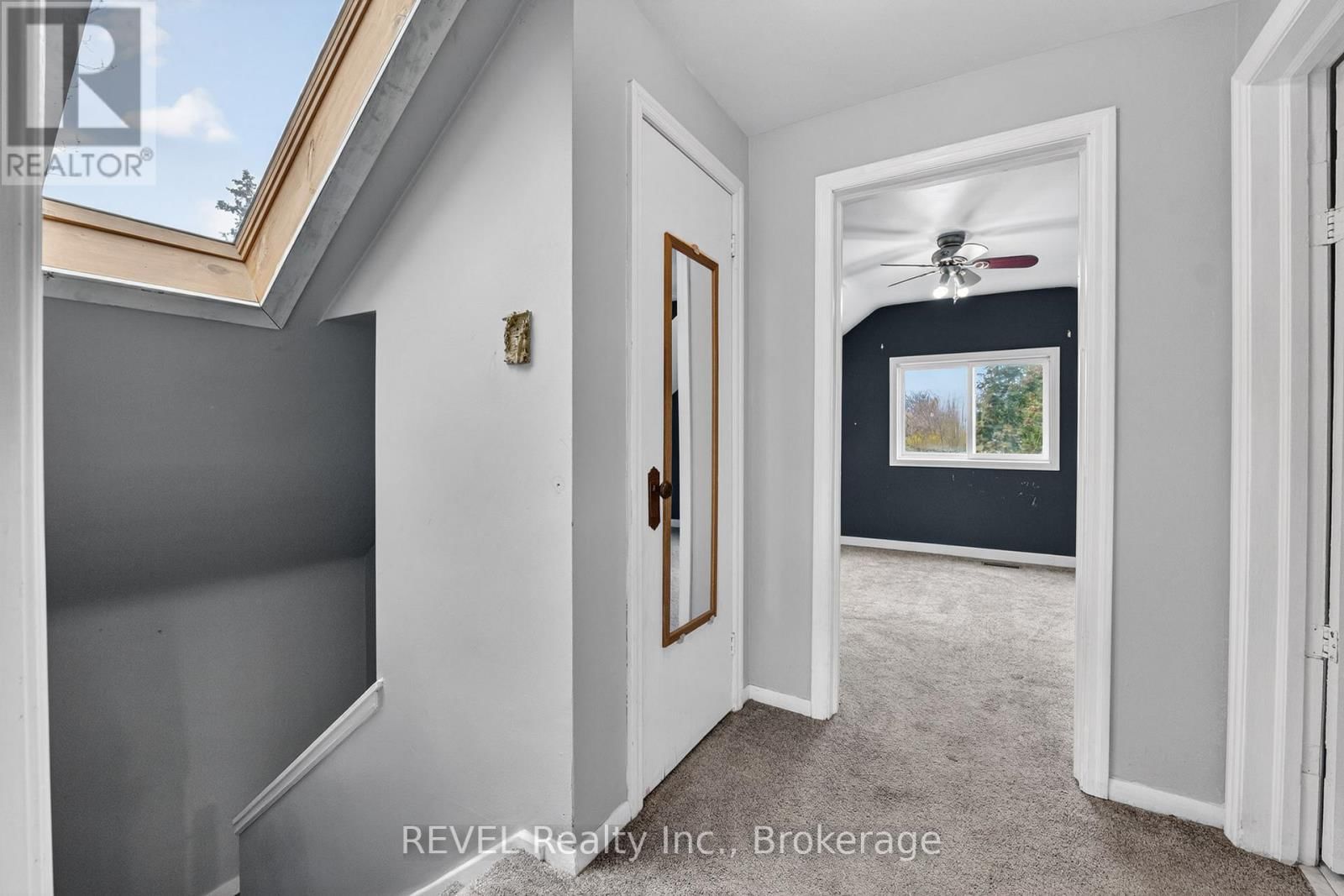 1367 ST MARYS CRESCENT Image 17