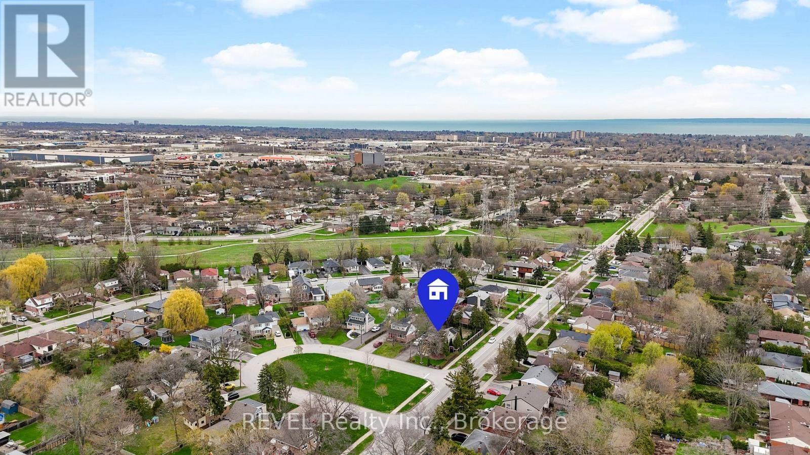 1367 ST MARYS CRESCENT Image 36