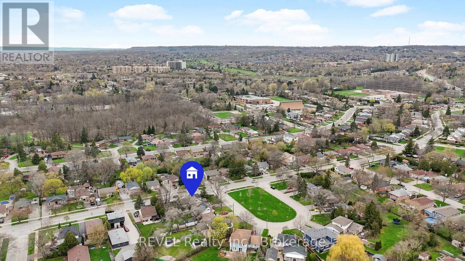 1367 ST MARYS CRESCENT Image 38