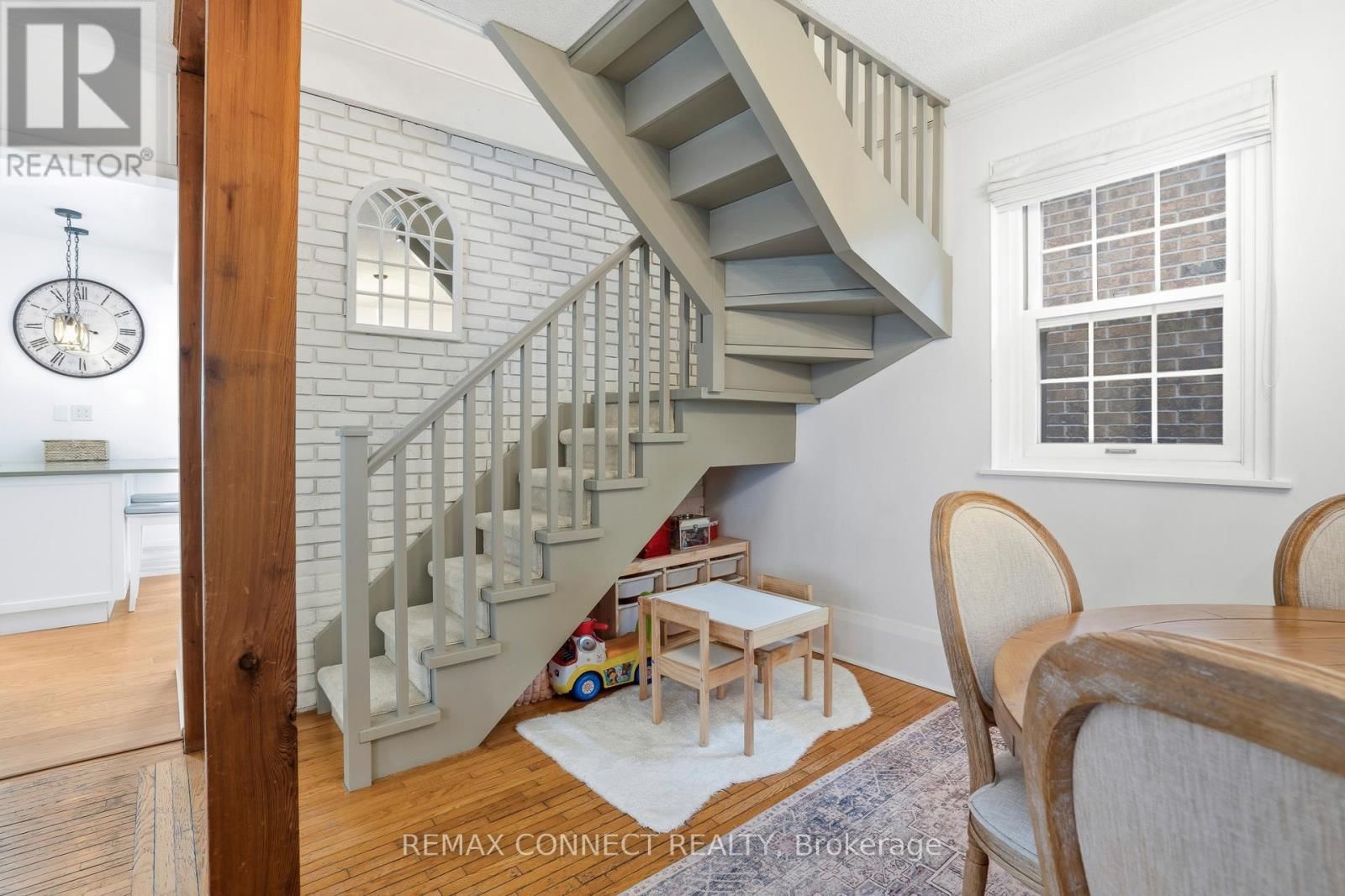 60 WOODBURY ROAD Image 14