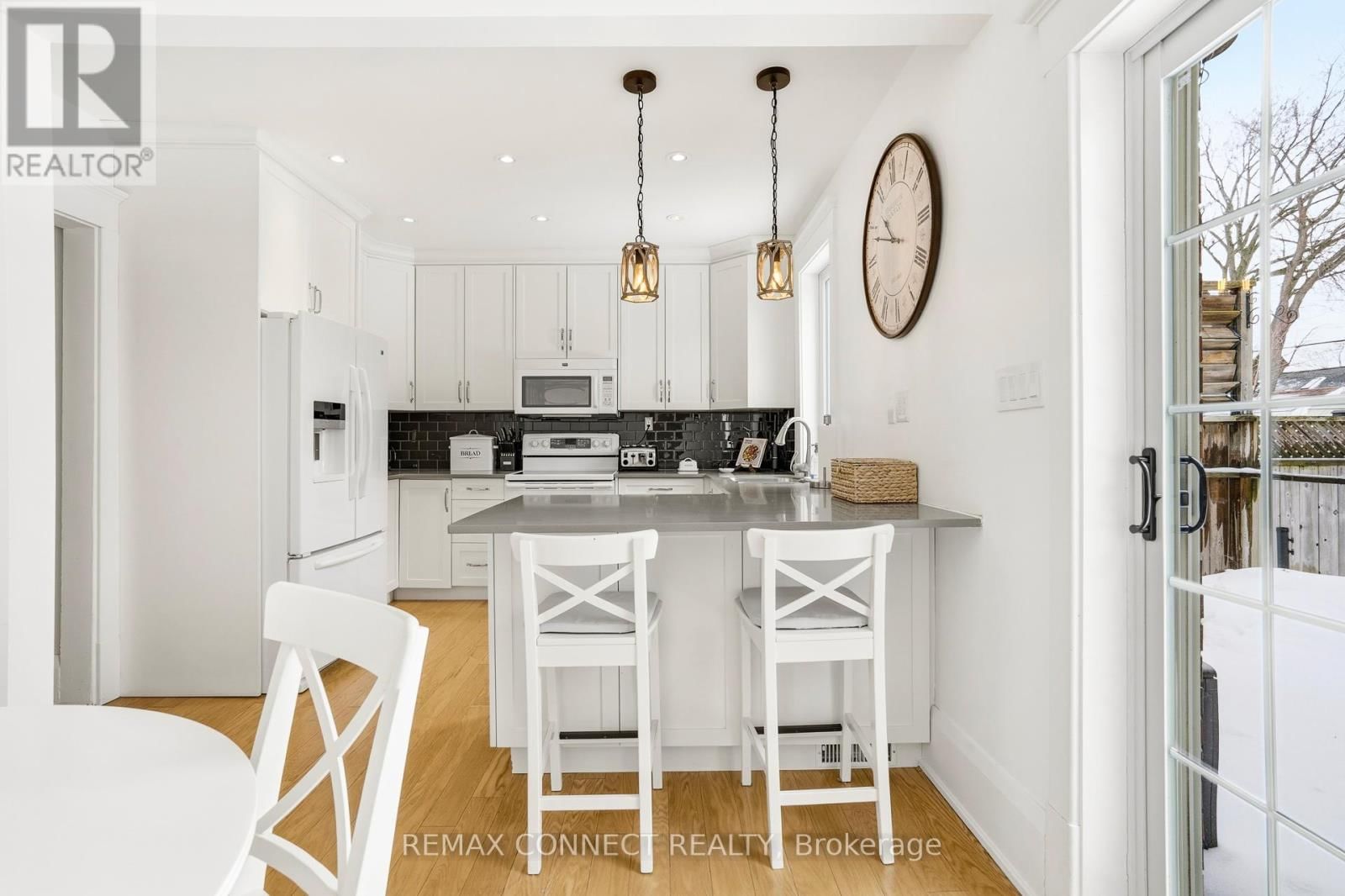 60 WOODBURY ROAD Image 16