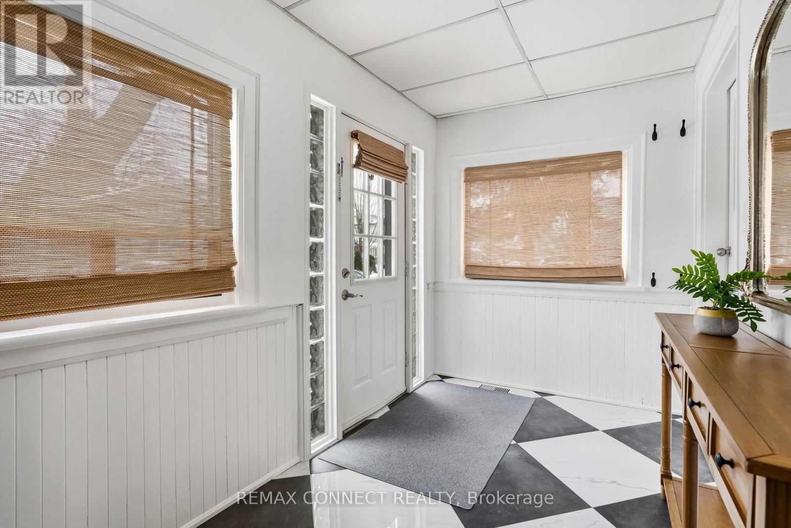 60 WOODBURY ROAD Image 2