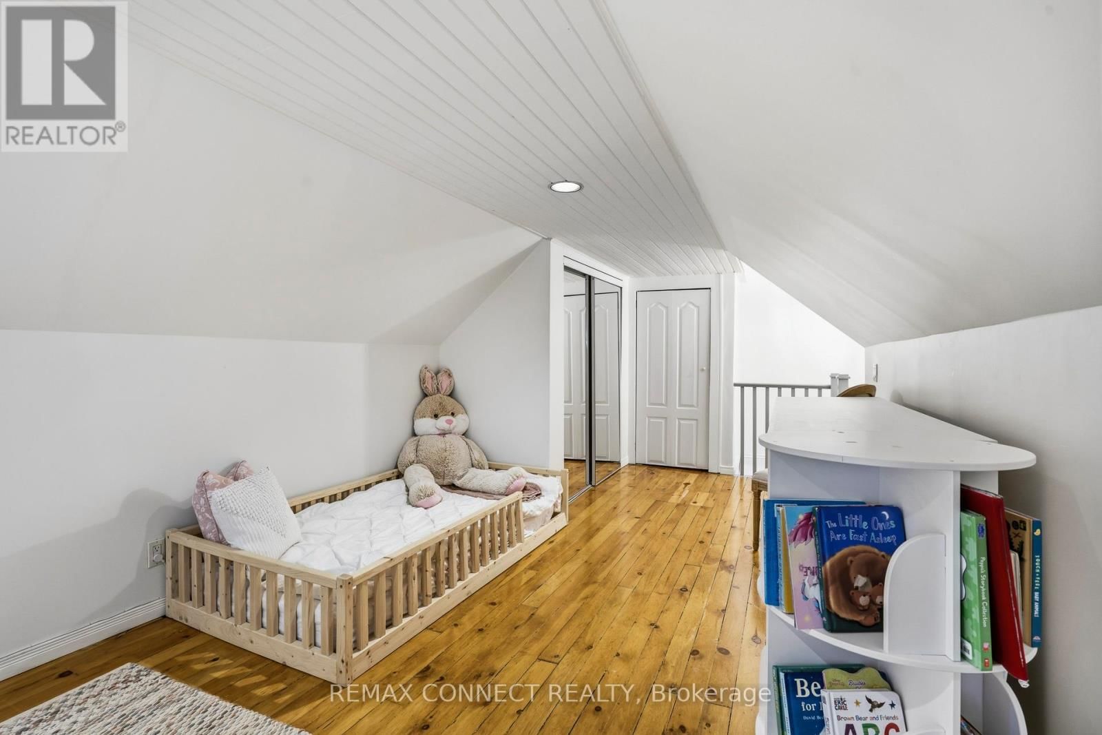 60 WOODBURY ROAD Image 26