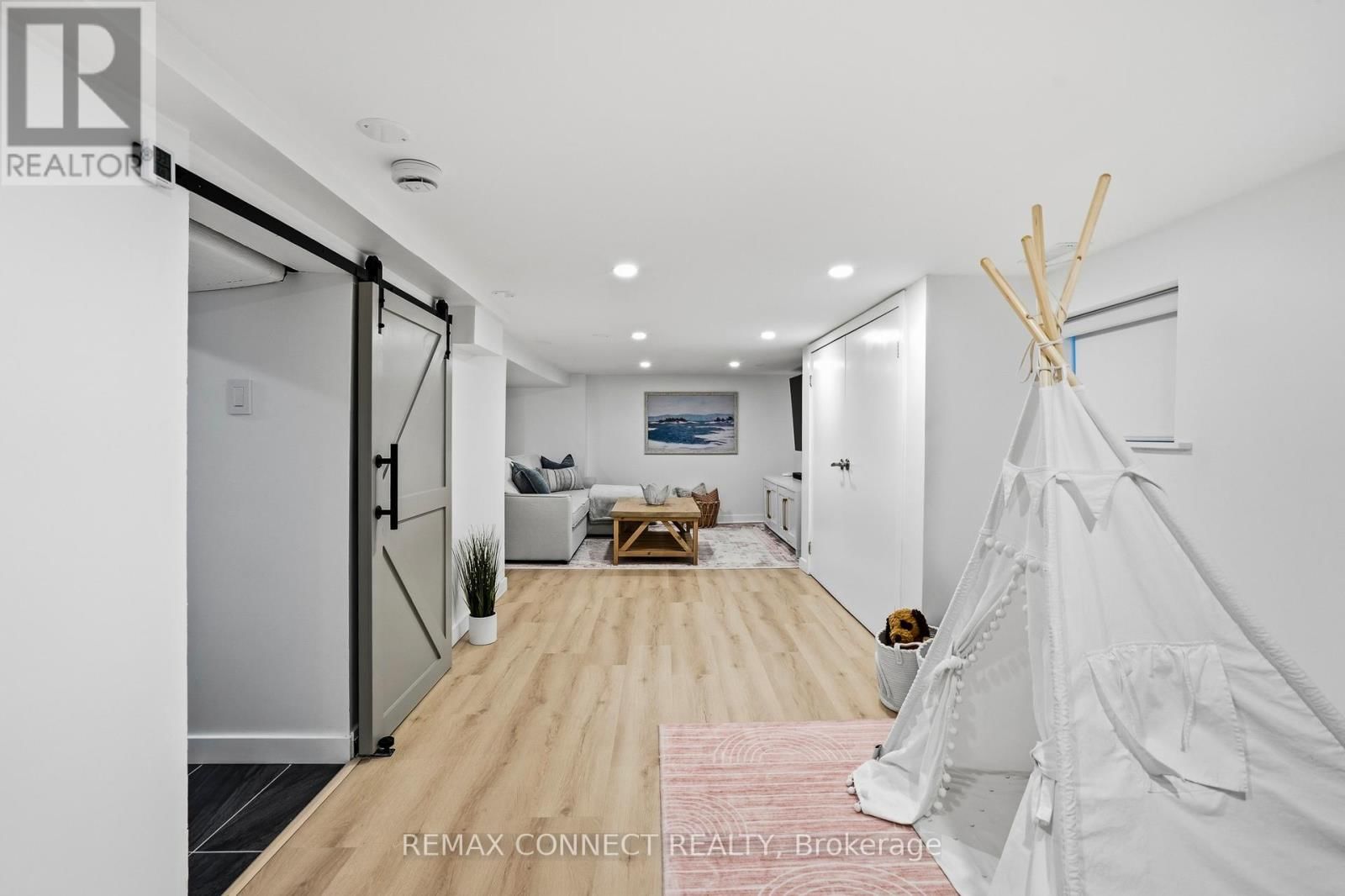 60 WOODBURY ROAD Image 28