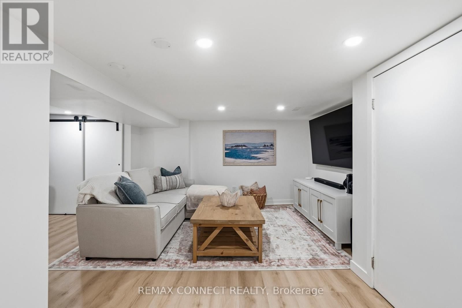 60 WOODBURY ROAD Image 29