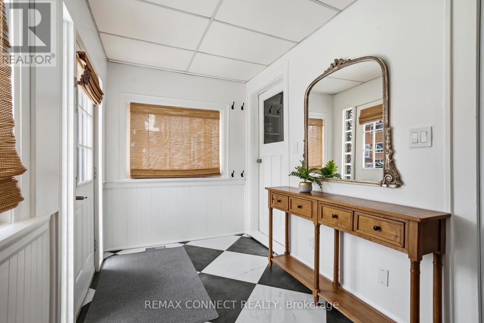 60 WOODBURY ROAD Image 3