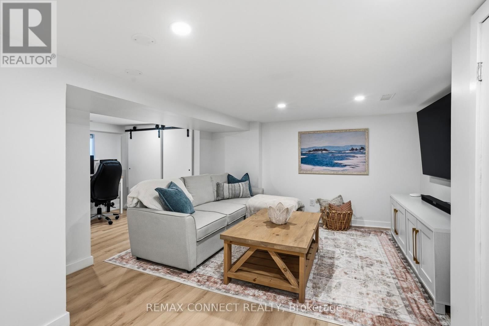 60 WOODBURY ROAD Image 30