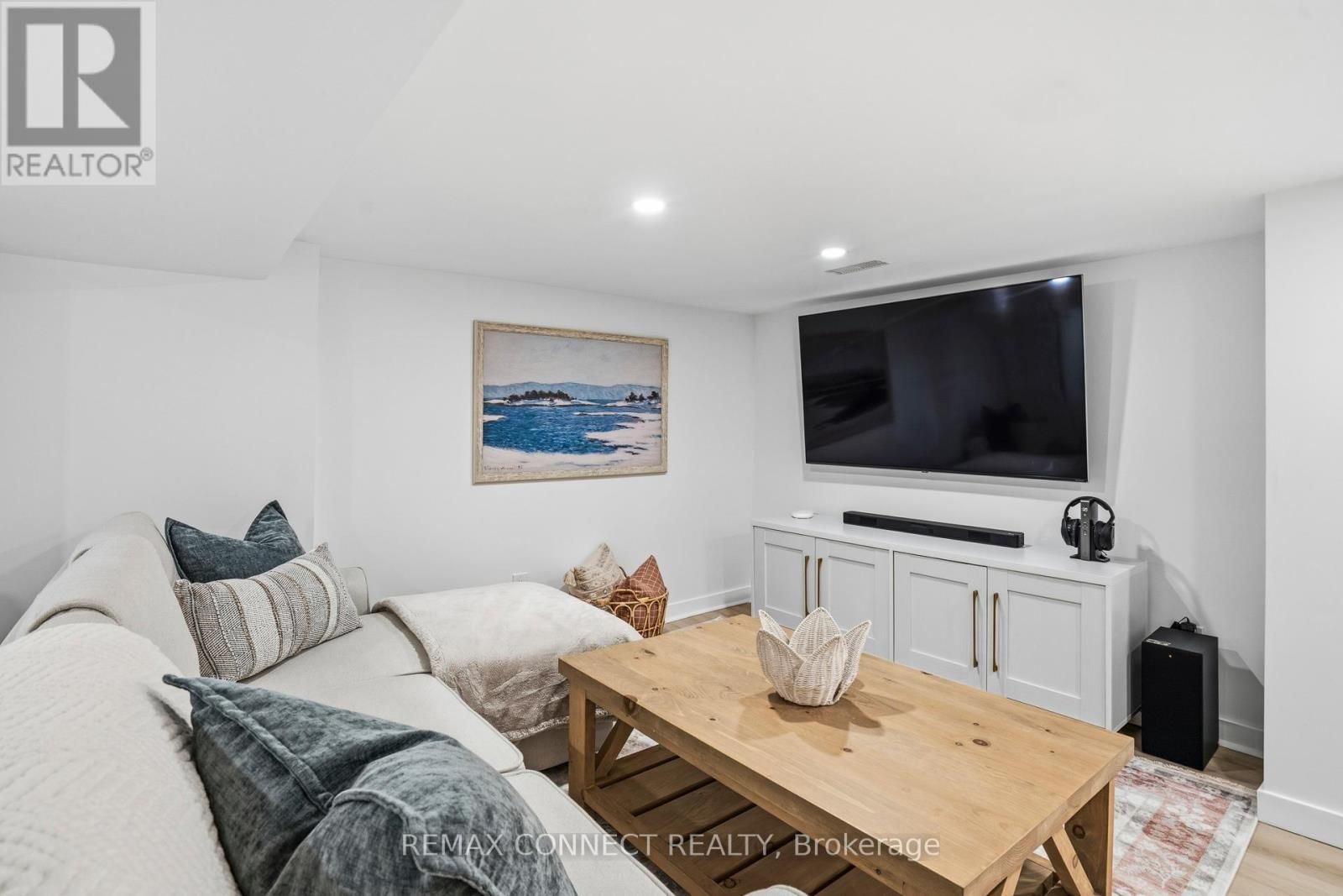 60 WOODBURY ROAD Image 31