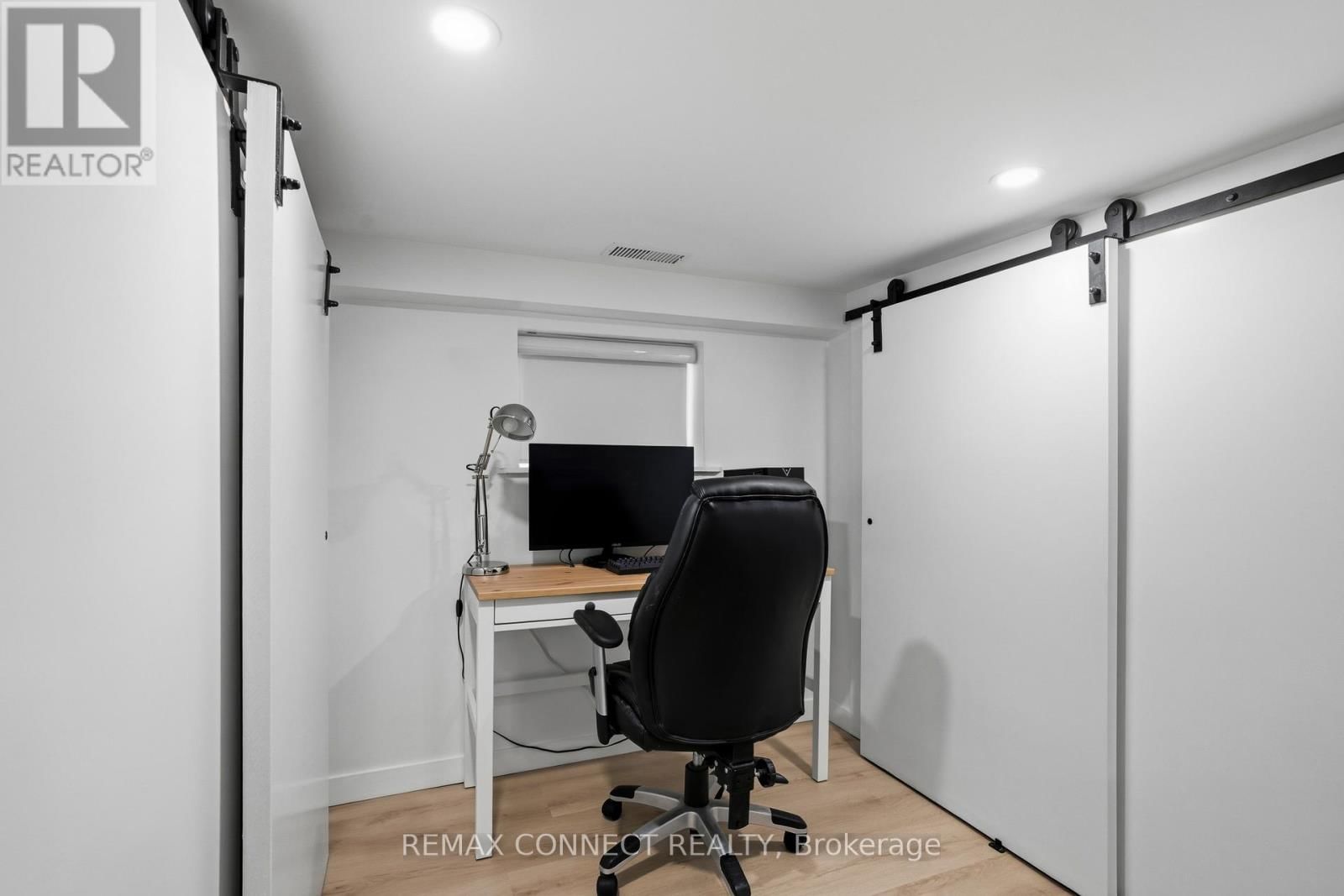 60 WOODBURY ROAD Image 33