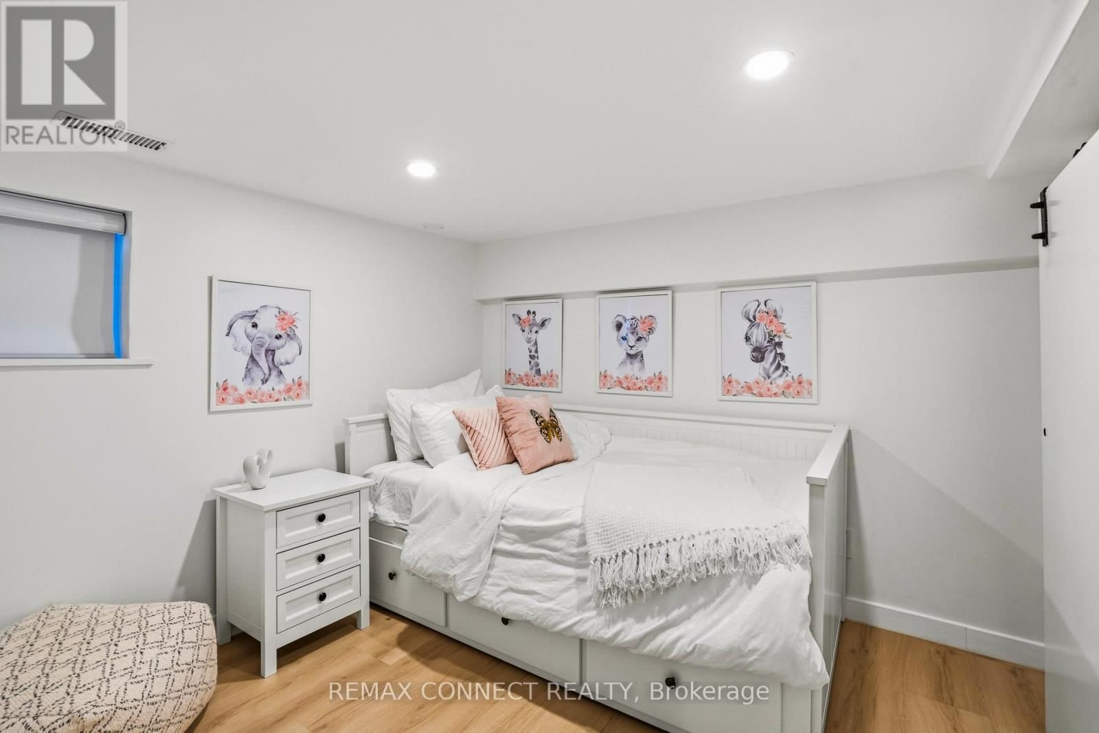 60 WOODBURY ROAD Image 36