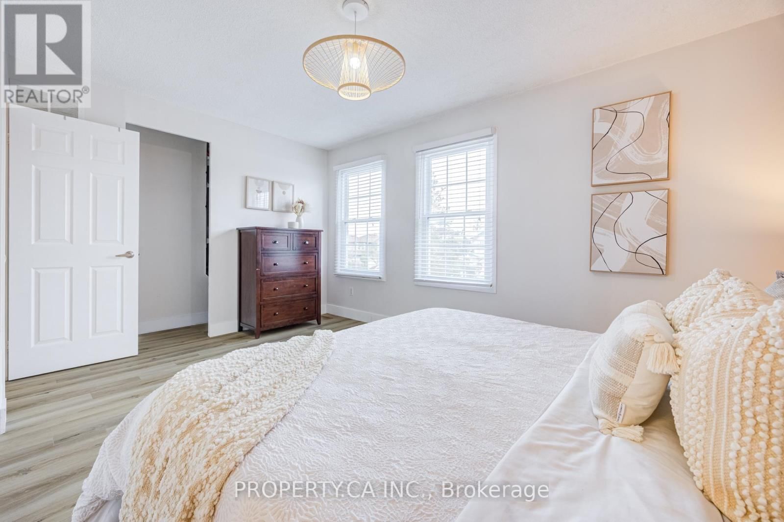 10 MARA CRESCENT Image 18