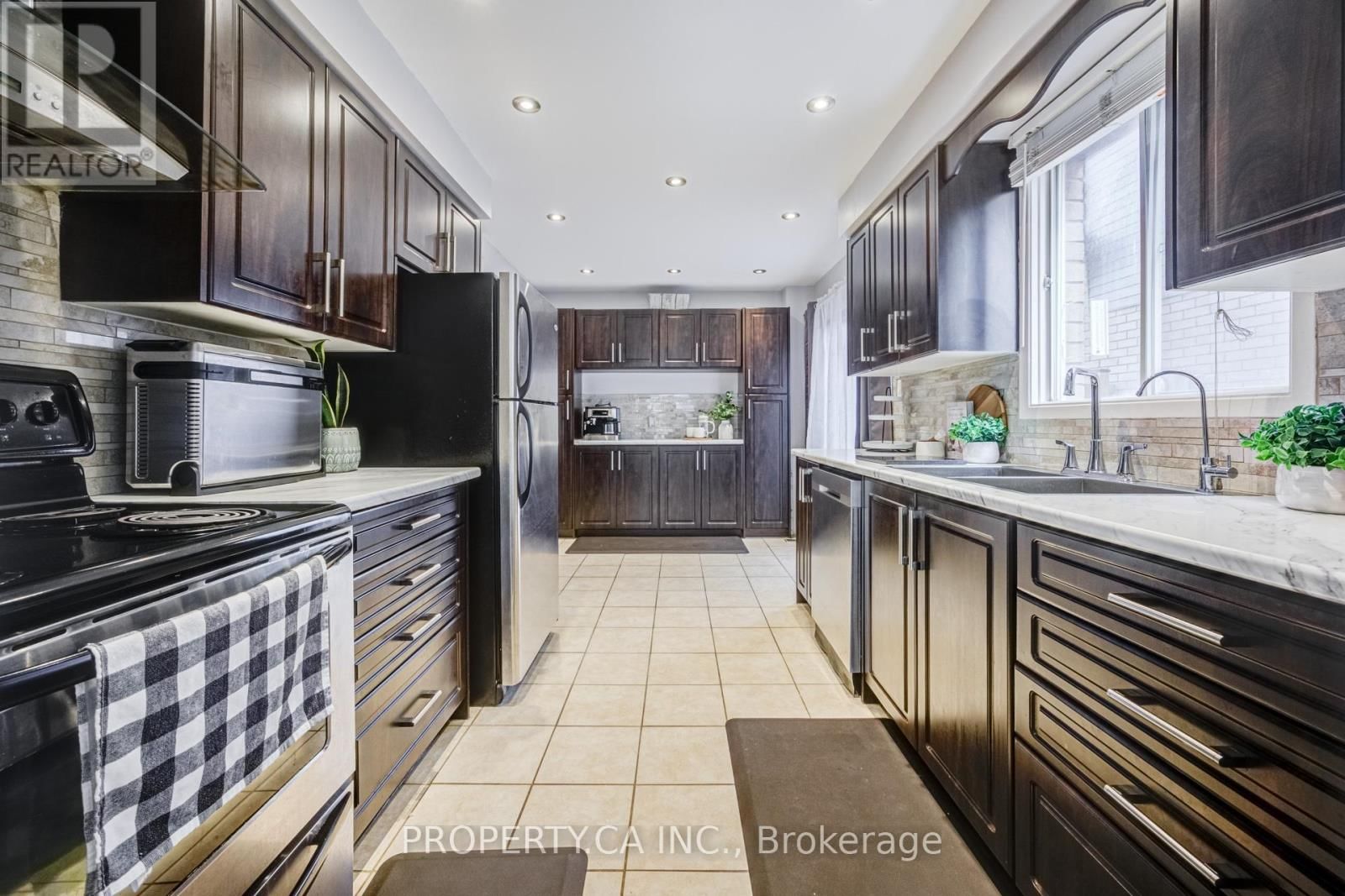 10 MARA CRESCENT Image 7